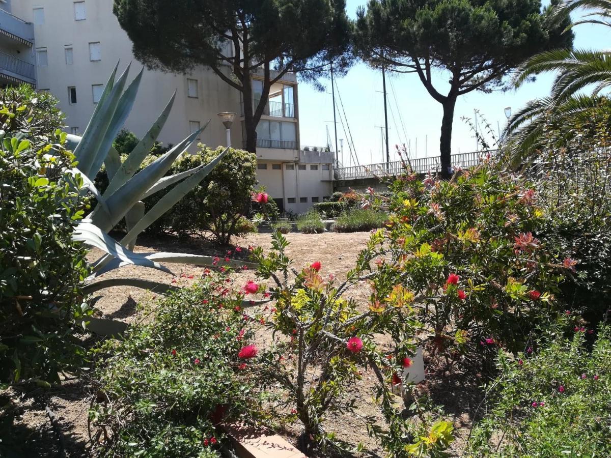 Studio Cabine Vue Port Avec Parking Prive, Piscine, Parc, Boulodrome Agde Bagian luar foto