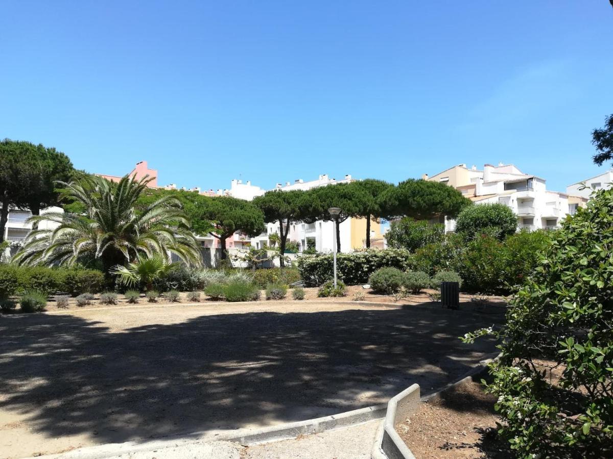 Studio Cabine Vue Port Avec Parking Prive, Piscine, Parc, Boulodrome Agde Bagian luar foto