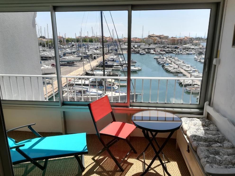 Studio Cabine Vue Port Avec Parking Prive, Piscine, Parc, Boulodrome Agde Bagian luar foto